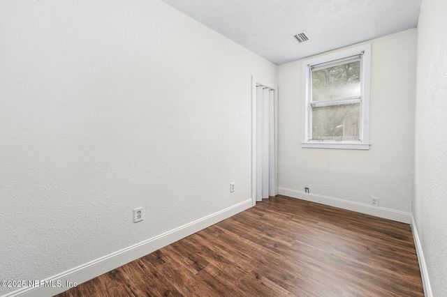 1035 E ODESSA Drive E, Jacksonville, FL 32254