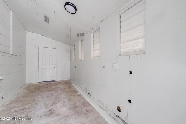 1035 E ODESSA Drive E, Jacksonville, FL 32254