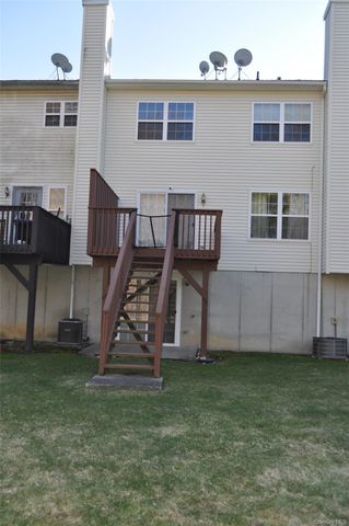 162 Pinebrook Drive, Hyde Park, NY 12538