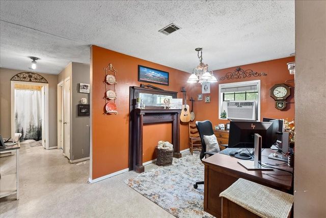 150 County Road 6401, Dayton, TX 77535
