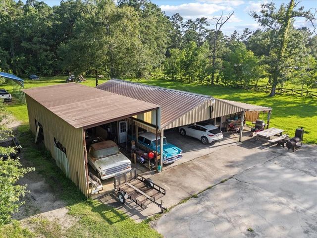 150 County Road 6401, Dayton, TX 77535