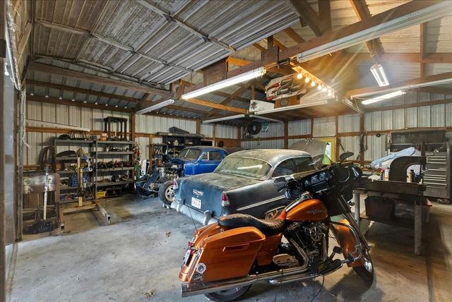 150 County Road 6401, Dayton, TX 77535
