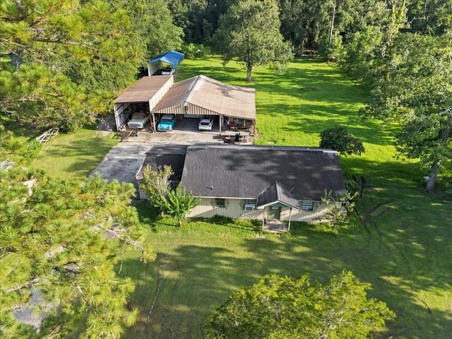 150 County Road 6401, Dayton, TX 77535