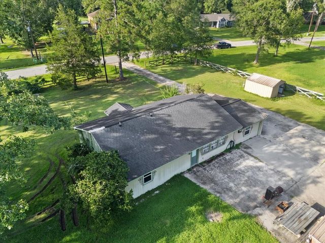 150 County Road 6401, Dayton, TX 77535