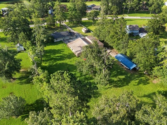 150 County Road 6401, Dayton, TX 77535