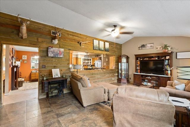 150 County Road 6401, Dayton, TX 77535