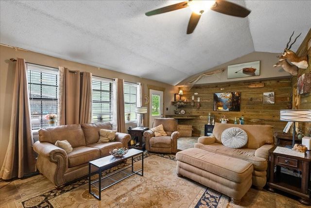 150 County Road 6401, Dayton, TX 77535