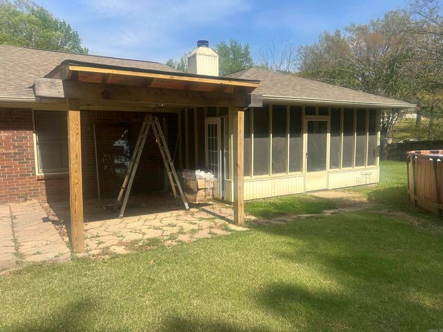 1734 Sutherland Drive, Forrest City, AR 72335