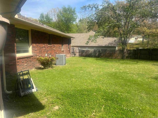 1734 Sutherland Drive, Forrest City, AR 72335