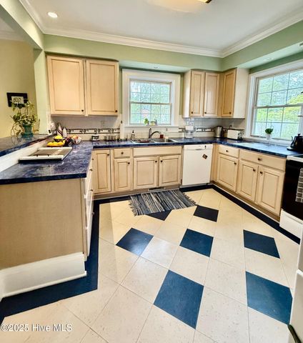 3340 North Green Street, Farmville, NC 27828