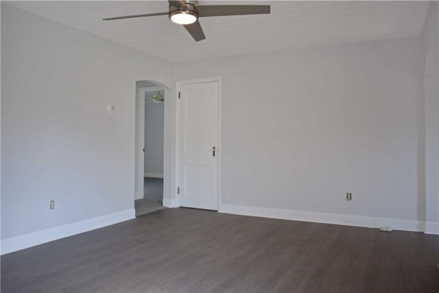 905 Burchfield Rd, Shaler, PA 15101