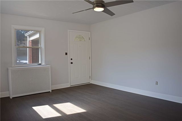 905 Burchfield Rd, Shaler, PA 15101