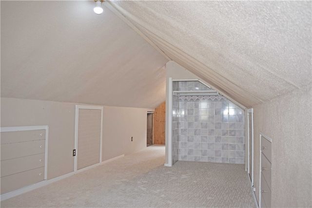 905 Burchfield Rd, Shaler, PA 15101