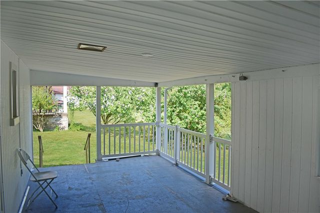 905 Burchfield Rd, Shaler, PA 15101