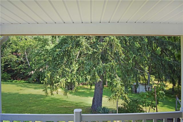 905 Burchfield Rd, Shaler, PA 15101