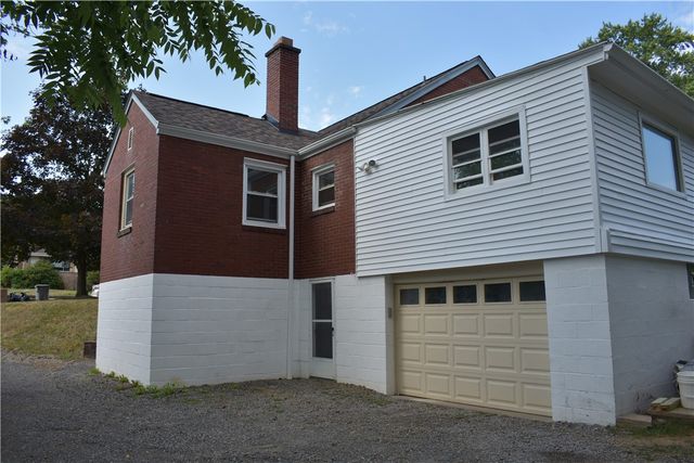 905 Burchfield Rd, Shaler, PA 15101