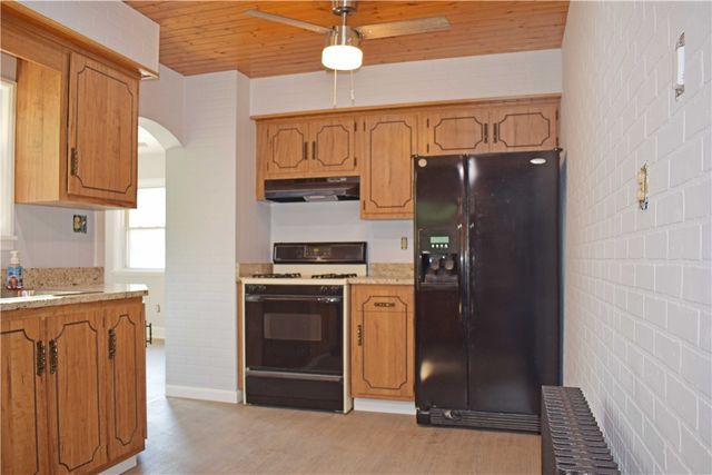 905 Burchfield Rd, Shaler, PA 15101