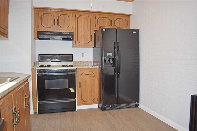 905 Burchfield Rd, Shaler, PA 15101
