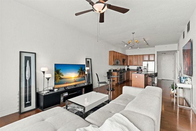 150 E ROBINSON STREET 2005, Orlando, FL 32801