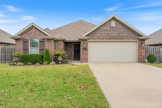 4764 W Croft Drive, Fayetteville, AR 72704