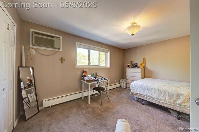 15075 Hubbard Street 12, Livonia, MI 48154
