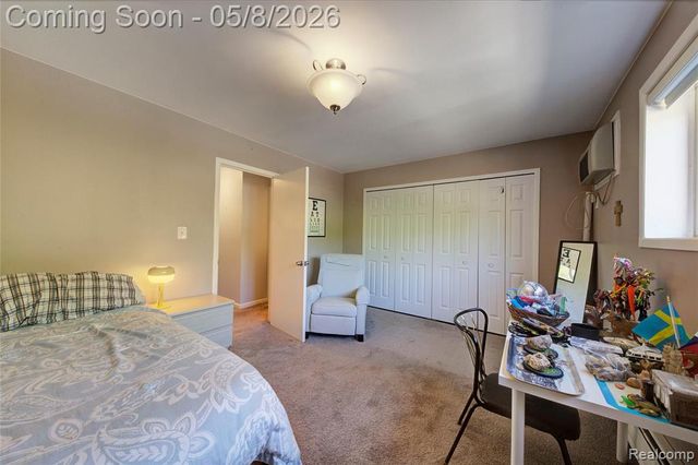 15075 Hubbard Street 12, Livonia, MI 48154