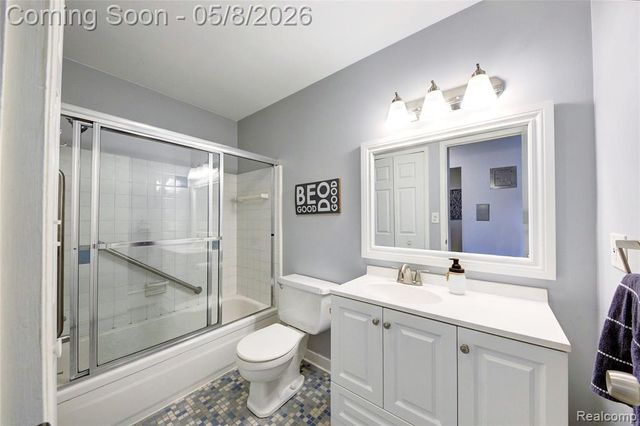 15075 Hubbard Street 12, Livonia, MI 48154
