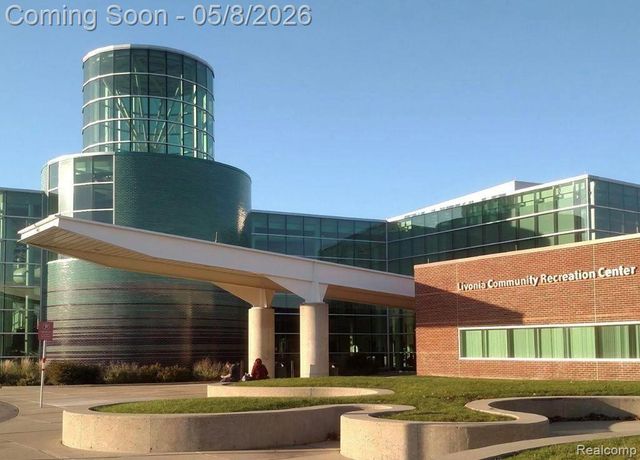 15075 Hubbard Street 12, Livonia, MI 48154