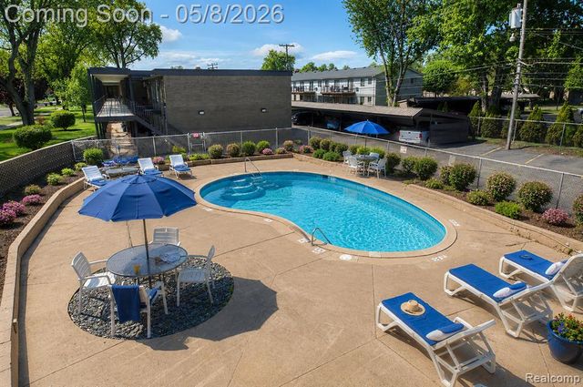 15075 Hubbard Street 12, Livonia, MI 48154