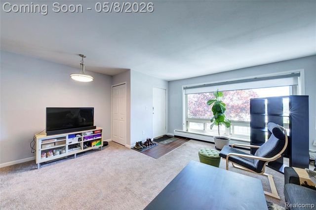 15075 Hubbard Street 12, Livonia, MI 48154