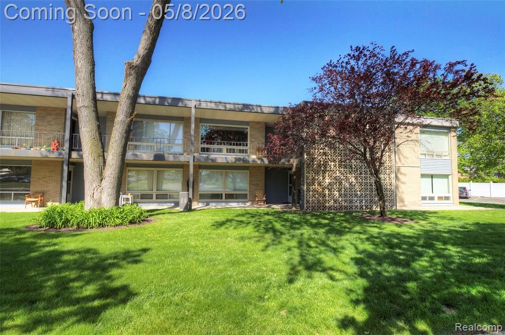 15075 Hubbard Street 12, Livonia, MI 48154