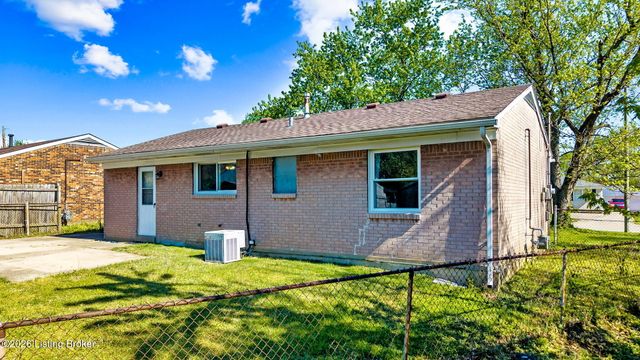 104 Mackie Ct, Louisville, KY 40214