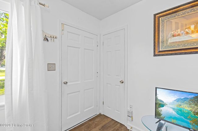 104 Mackie Ct, Louisville, KY 40214