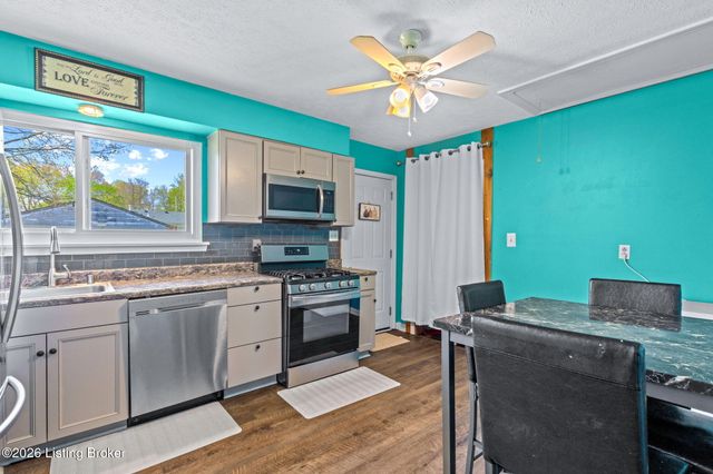 104 Mackie Ct, Louisville, KY 40214