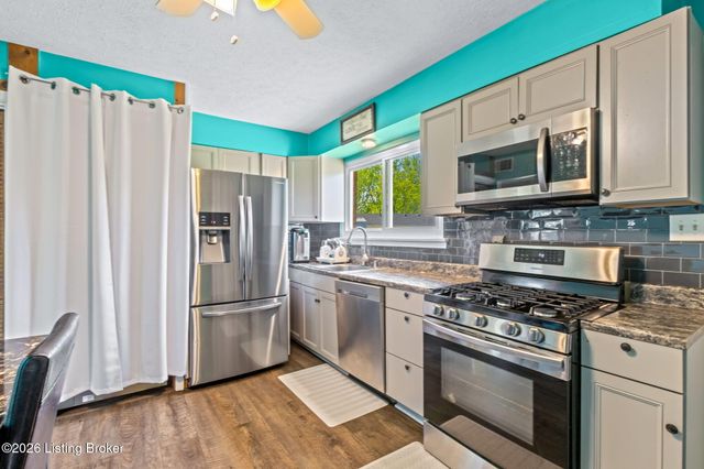 104 Mackie Ct, Louisville, KY 40214