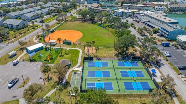 12424 CAPRI CIRCLE N 5, Treasure Island, FL 33706