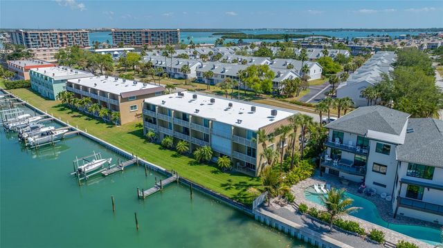 12424 CAPRI CIRCLE N 5, Treasure Island, FL 33706