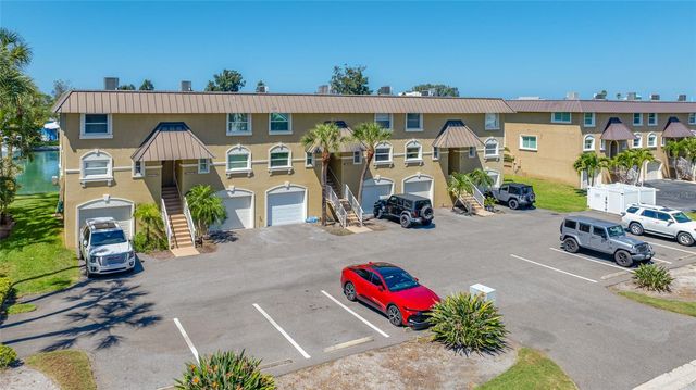 12424 CAPRI CIRCLE N 5, Treasure Island, FL 33706