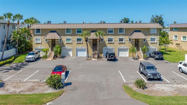 12424 CAPRI CIRCLE N 5, Treasure Island, FL 33706