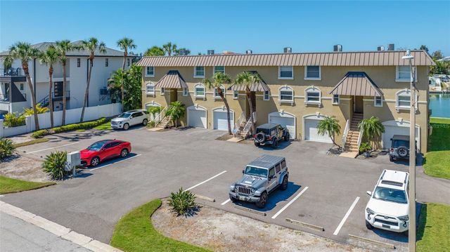 12424 CAPRI CIRCLE N 5, Treasure Island, FL 33706