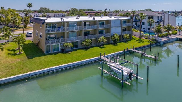 12424 CAPRI CIRCLE N 5, Treasure Island, FL 33706