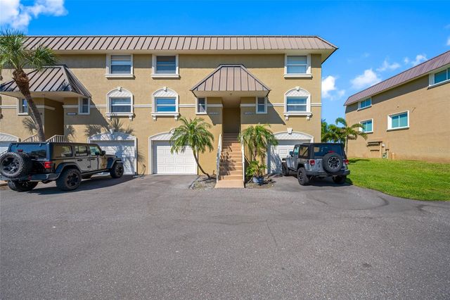 12424 CAPRI CIRCLE N 5, Treasure Island, FL 33706