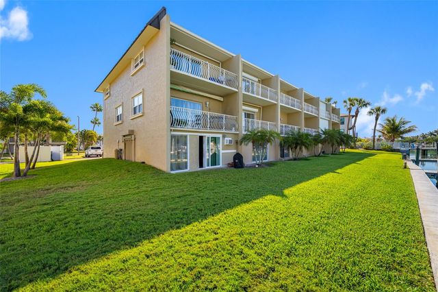 12424 CAPRI CIRCLE N 5, Treasure Island, FL 33706