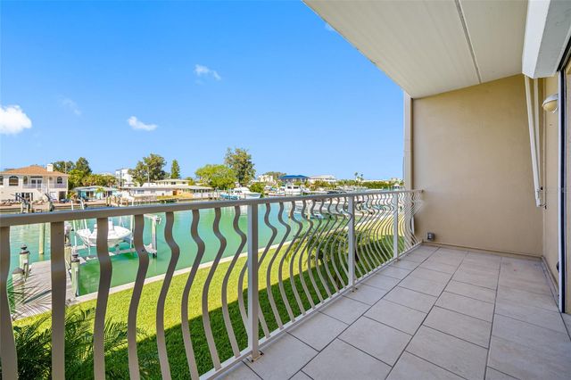 12424 CAPRI CIRCLE N 5, Treasure Island, FL 33706