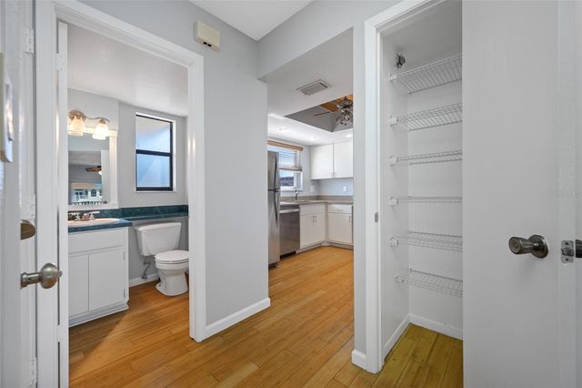 12424 CAPRI CIRCLE N 5, Treasure Island, FL 33706