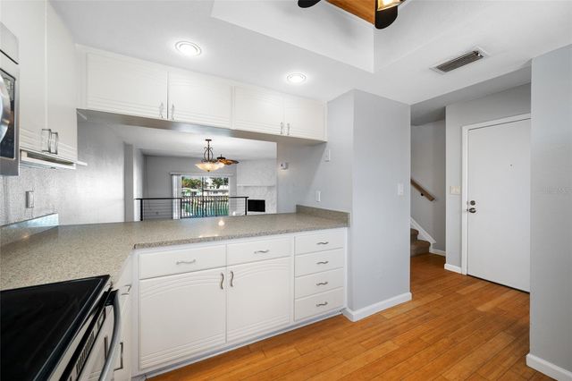 12424 CAPRI CIRCLE N 5, Treasure Island, FL 33706