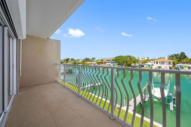 12424 CAPRI CIRCLE N 5, Treasure Island, FL 33706