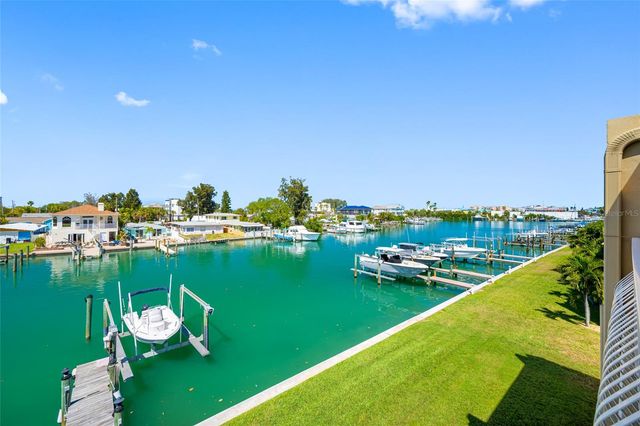 12424 CAPRI CIRCLE N 5, Treasure Island, FL 33706