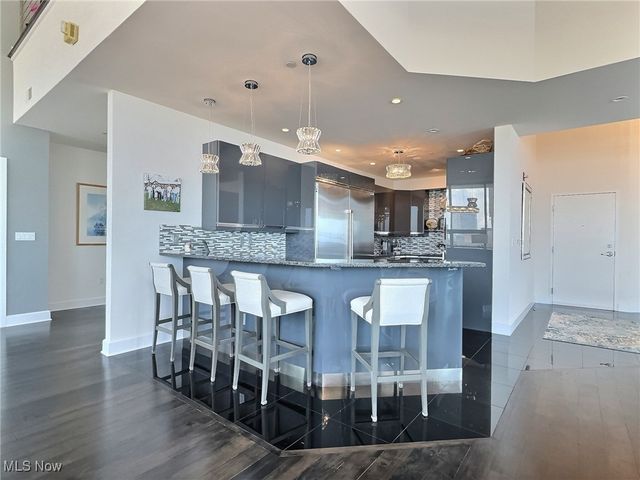 701 W Lakeside Avenue 1301, Cleveland, OH 44113