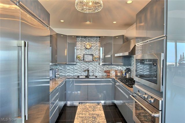 701 W Lakeside Avenue 1301, Cleveland, OH 44113